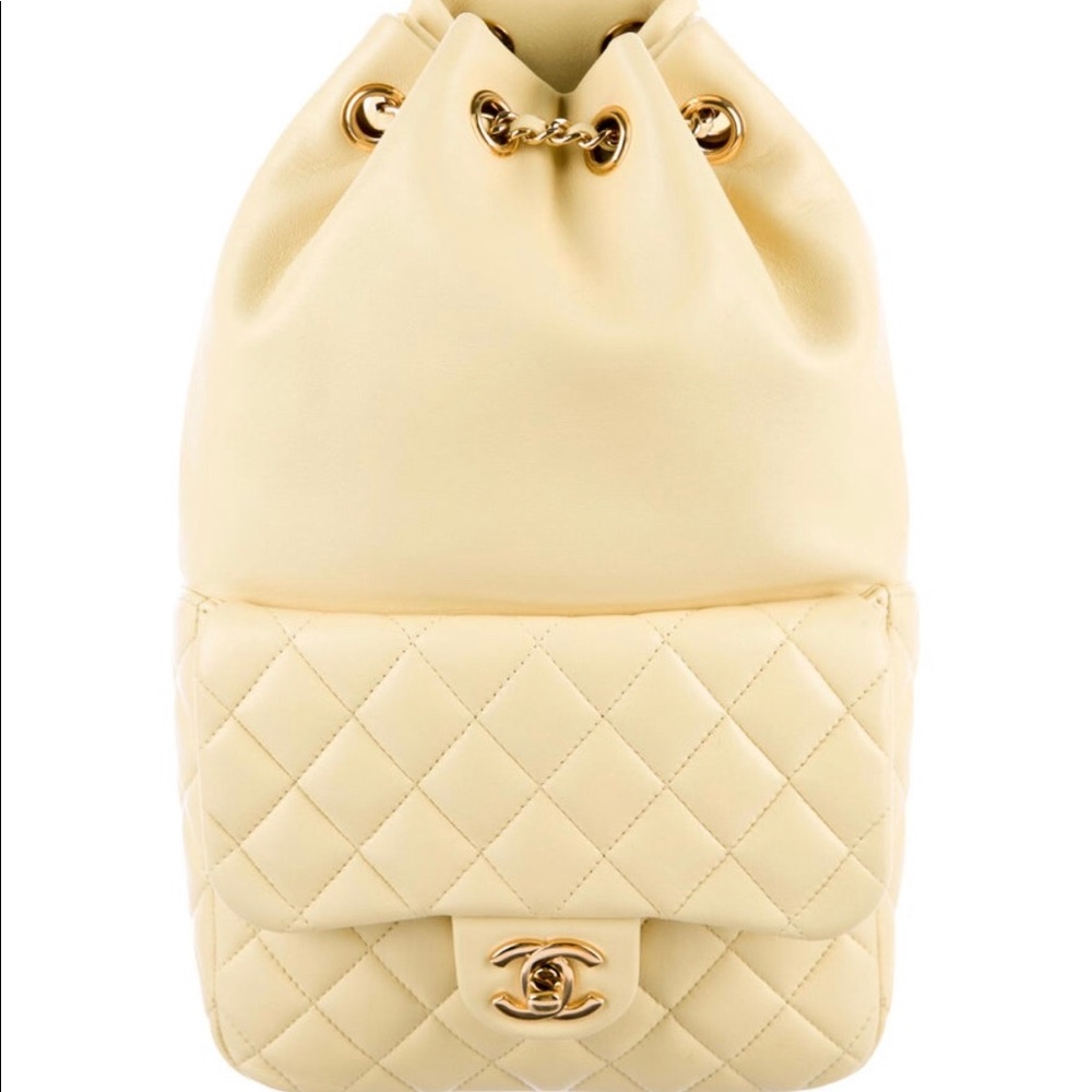 Chanel Small Yellow Backpack In Seoul Lambskin - Picture 4 of 8